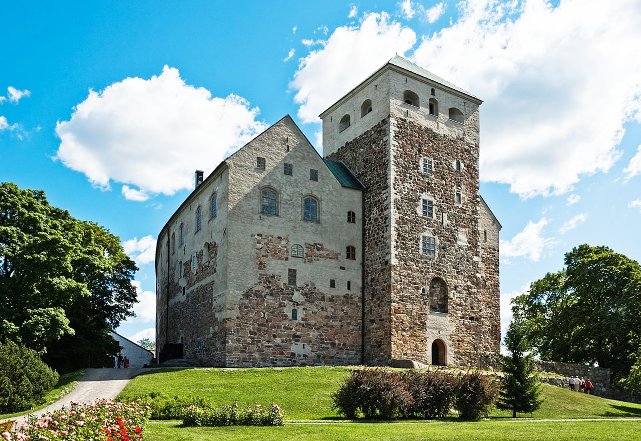 Kuva Turun linnasta, joka tunnetaan Turun linnan museona, yksi Suomen parhaista historiamuseoista.